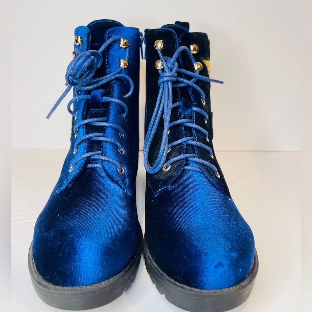 Nature Breeze Women's Velvet Lace up Combat Bootie